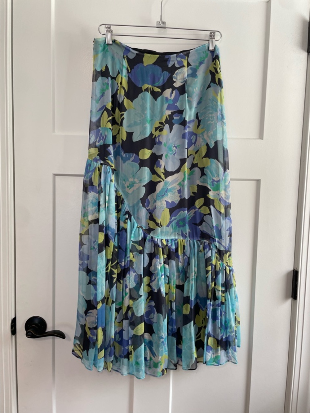 Harold’s Silk Ruffled Floral Skirt Size 8 - Picture 8 of 9